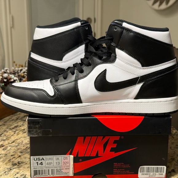 Jordan Retro 1 OG High Black & White 2014 - Picture 5 of 10